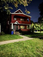 11117 Prince Ave in Cleveland, OH - Foto de edificio - Building Photo