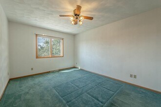 100 Grossenbacher Ln in New Glarus, WI - Foto de edificio - Building Photo