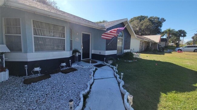 564 W Central Ave in Orange City, FL - Foto de edificio - Building Photo