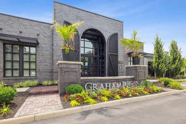 Graham Park at the Highlands in Columbus, OH - Foto de edificio - Building Photo