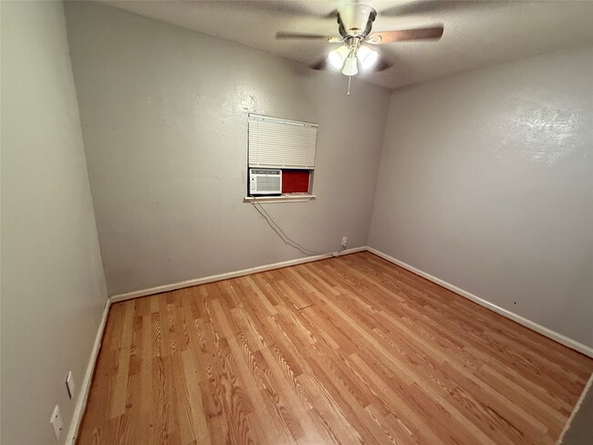 property at 4214 Kinne St