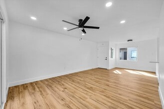 18652 Libra Cir in Huntington Beach, CA - Building Photo - Building Photo
