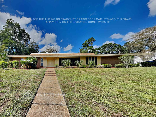 property at 8652 Villa San Jose Dr E