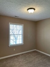 108 Croghan Way in Vine Grove, KY - Building Photo - Building Photo