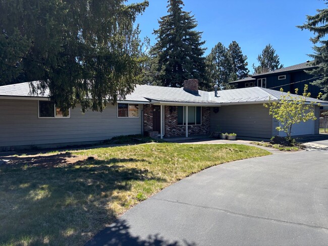 628 NW Harmon Blvd in Bend, OR - Building Photo - Building Photo