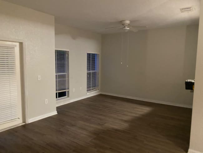 8008 Down Royal Rd in Tampa, FL - Building Photo - Building Photo