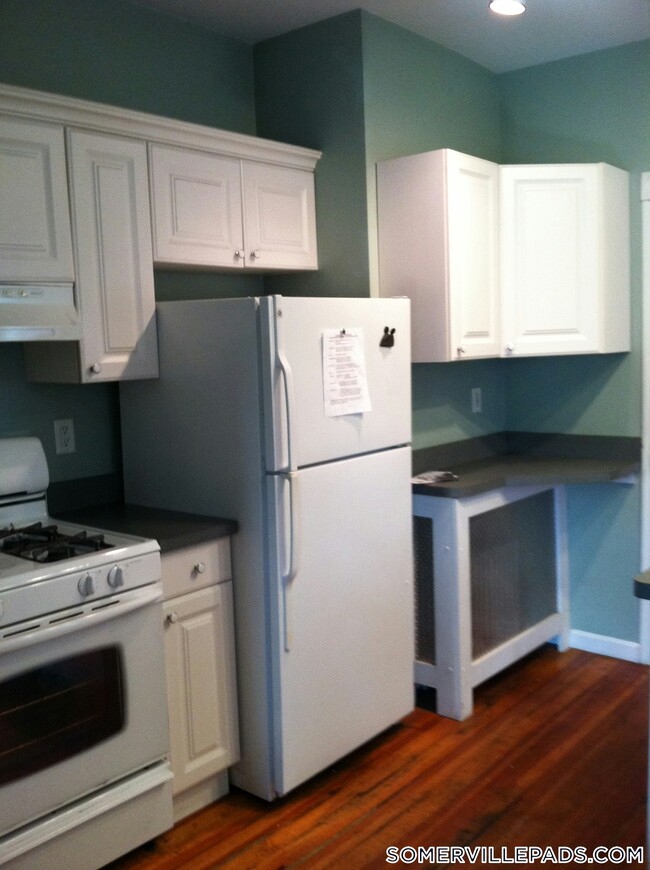 6 Cherry St in Somerville, MA - Building Photo - Building Photo