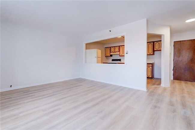 404 Main St in East Rochester, NY - Building Photo - Building Photo