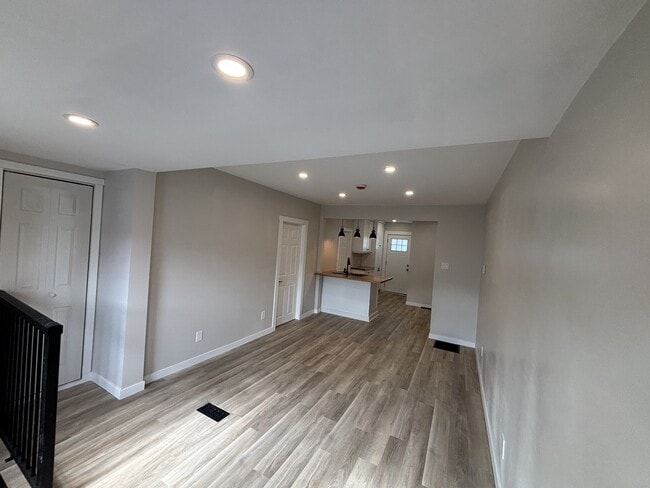 25 Vipond Rd in Timmins, ON - Building Photo - Building Photo