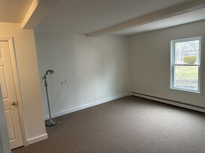 291 Columbia St in South Kingstown, RI - Building Photo - Building Photo