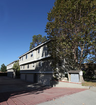 2632 Huntington Dr Apartments