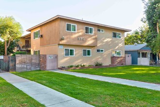 320 Western Ave in Glendale, CA - Building Photo - Primary Photo