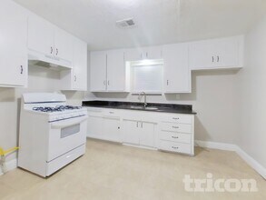 421 S Abbie St in Empire, CA - Building Photo - Building Photo