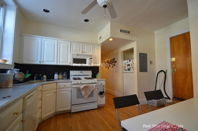 12 Dean Rd, Unit G1 COPY in Brookline, MA - Building Photo - Building Photo