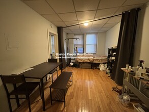 65 Burbank St, Unit 8 in Boston, MA - Building Photo - Building Photo