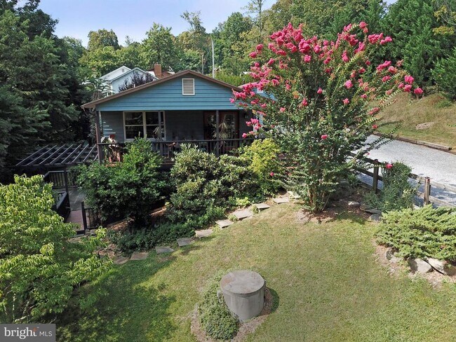 420 Black Twig Rd in Linden, VA - Building Photo - Building Photo