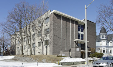 Grandview Apartments in Milwaukee, WI - Building Photo - Building Photo