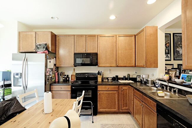 2452 N Berkshire Rd in Charlottesville, VA - Building Photo - Building Photo