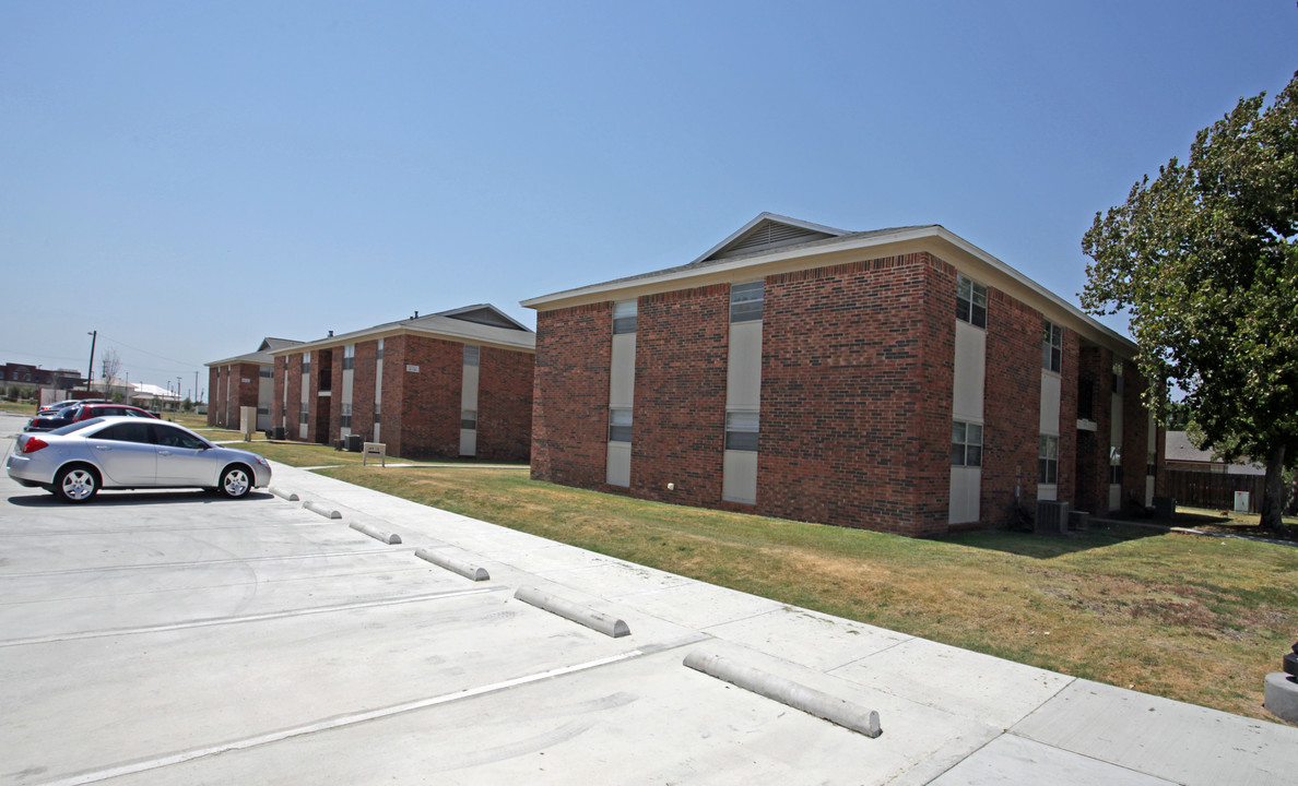 Lakeview Court Apartments in Little Elm, TX - Building Photo