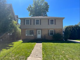 511 Keyes St, Unit Lower in Menasha, WI - Building Photo