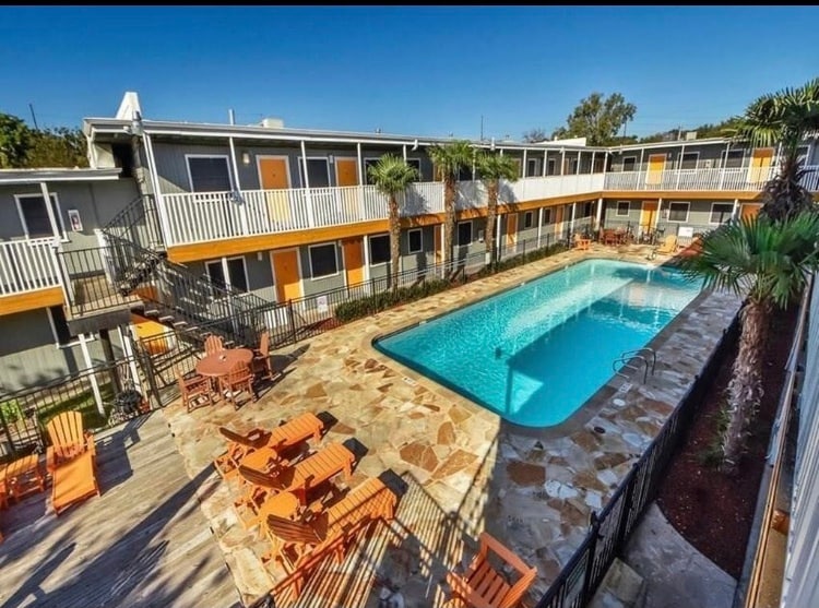 2401 Manor Rd, Unit 134 in Austin, TX - Building Photo