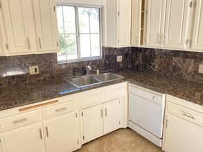 16131 Nassau Ln in Huntington Beach, CA - Building Photo - Building Photo