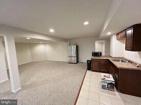 10623 Red Wine Ct in Manassas, VA - Building Photo