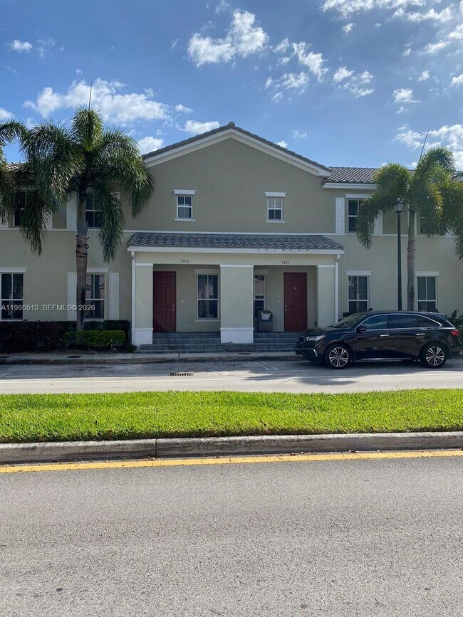 9455 SW 171st Ct in Kendall, FL - Building Photo - Building Photo