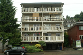 Riveria West in Seattle, WA - Building Photo - Building Photo