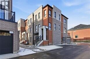 70 Kenesky Dr in Hamilton, ON - Building Photo