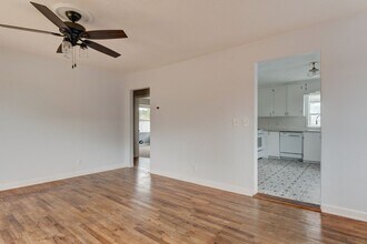 376 SE Glencoe St in Oak Harbor, WA - Building Photo - Building Photo
