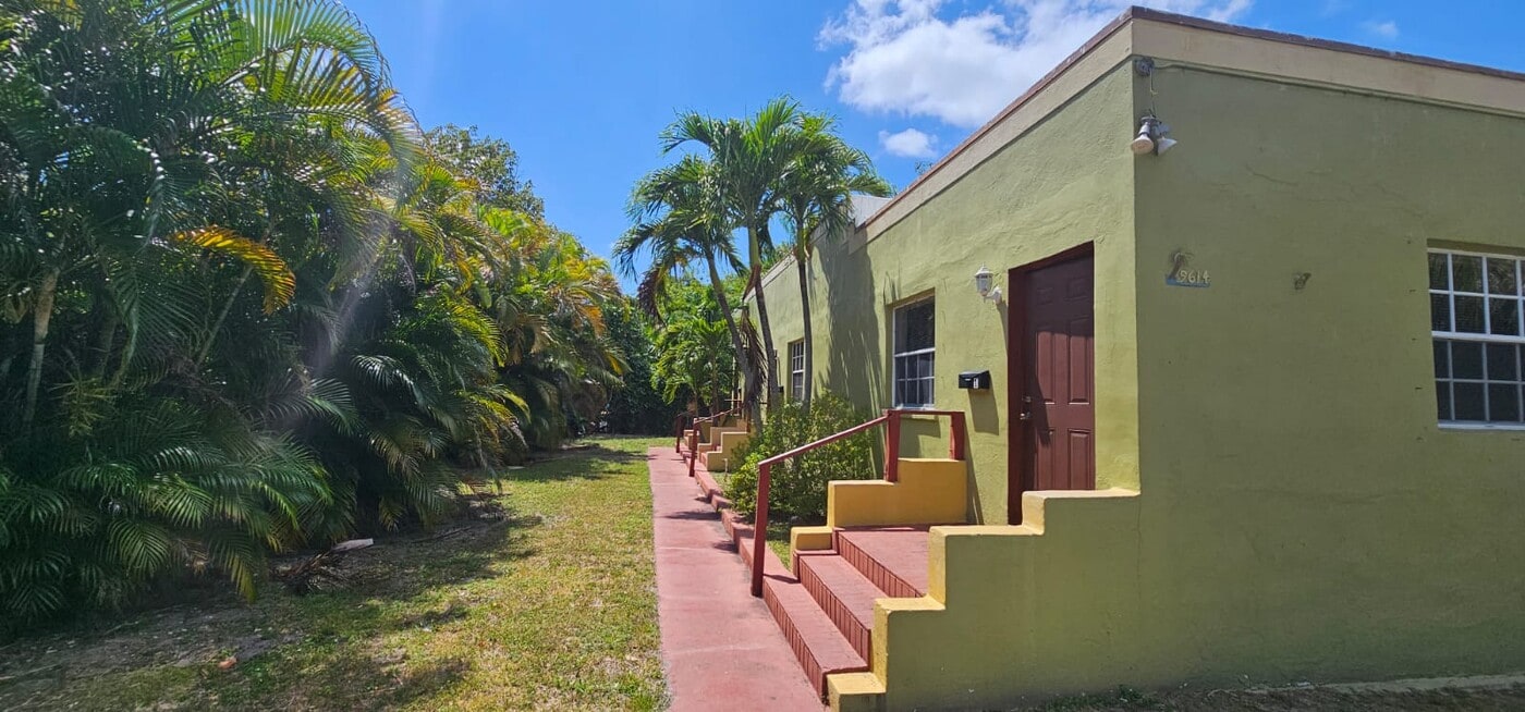 9614 NW 5th Ave in Miami, FL - Building Photo