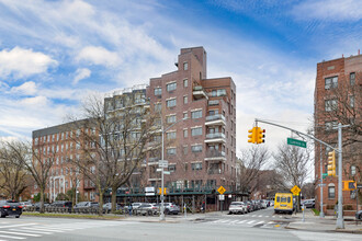 Parkville Promenade Condominiums in Brooklyn, NY - Building Photo - Building Photo