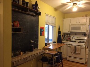 16 Greenbriar Dr, Unit F in Farmington, CT - Foto de edificio - Building Photo