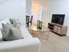 29 Pennsylvania Ave, Unit Home away from home in Providence, RI - Building Photo