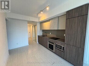 19 Western Battery Rd in Toronto, ON - Building Photo - Building Photo