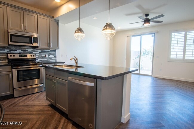 property at 1270 E Curry Rd
