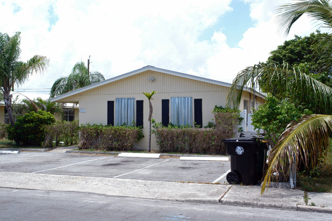 1017 N F St in Lake Worth, FL - Building Photo - Building Photo