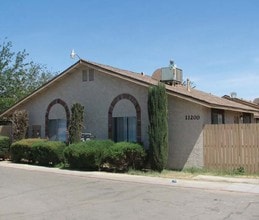 Casa Meadows Apartments in Adelanto, CA - Foto de edificio - Building Photo