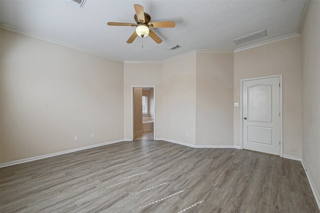property at 6923 Grants Hollow Ln