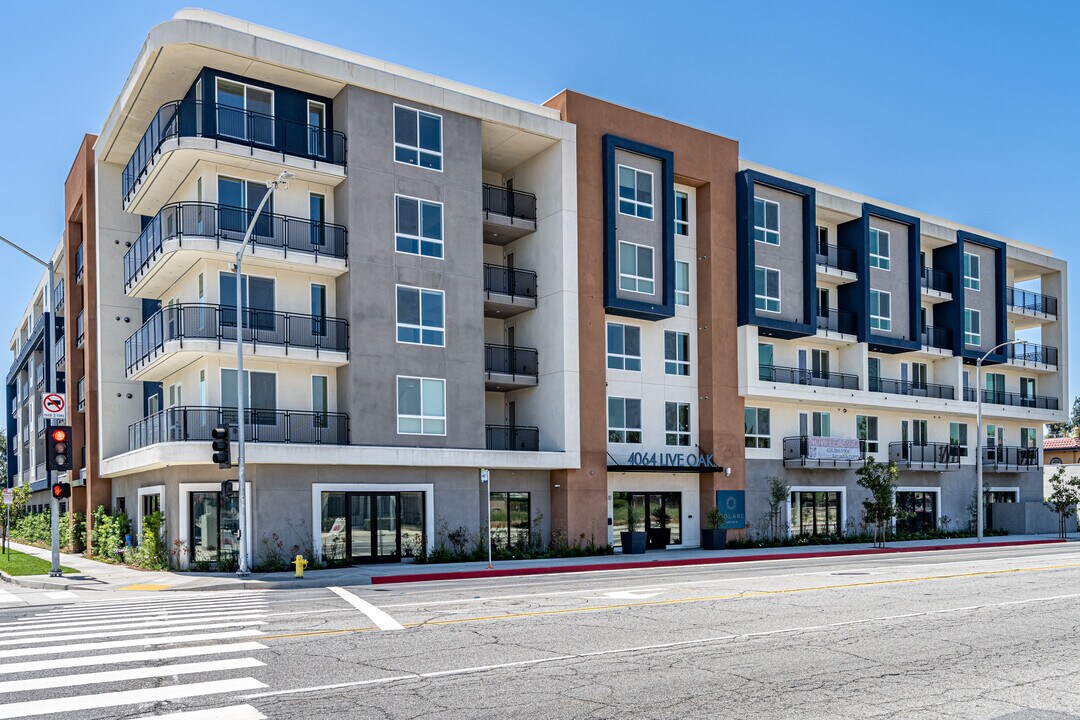 Solare in Arcadia, CA - Foto de edificio