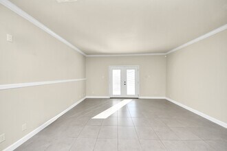 7545 Brompton St in Houston, TX - Building Photo - Building Photo