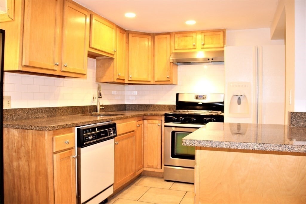 17 Follen St in Boston, MA - Foto de edificio