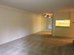 1090 Main St-Unit -106 in Redwood City, CA - Building Photo - Building Photo