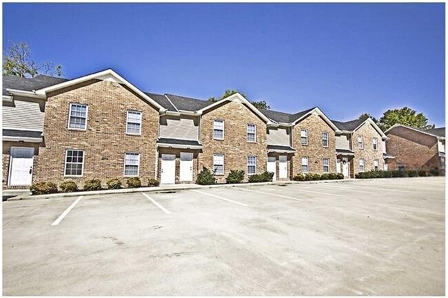 2268 McCormick Lane in Clarksville, TN - Foto de edificio - Building Photo