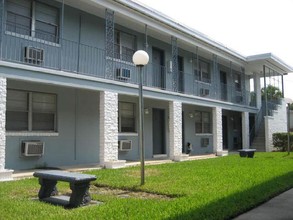 Cambridge Park in Jacksonville, FL - Building Photo - Building Photo