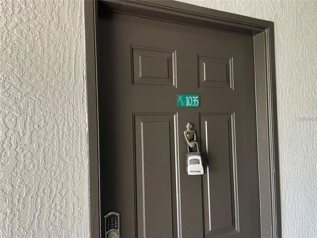 13905 Fairway Island Dr, Unit 1035 in Orlando, FL - Building Photo - Building Photo