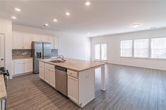 512 Sausalito Walk in Suwanee, GA - Building Photo - Building Photo