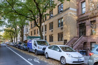 160 W 77th St in New York, NY - Building Photo - Building Photo