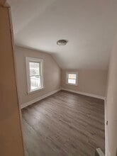 66 Sea View Ave in Irondequoit, NY - Foto de edificio - Building Photo